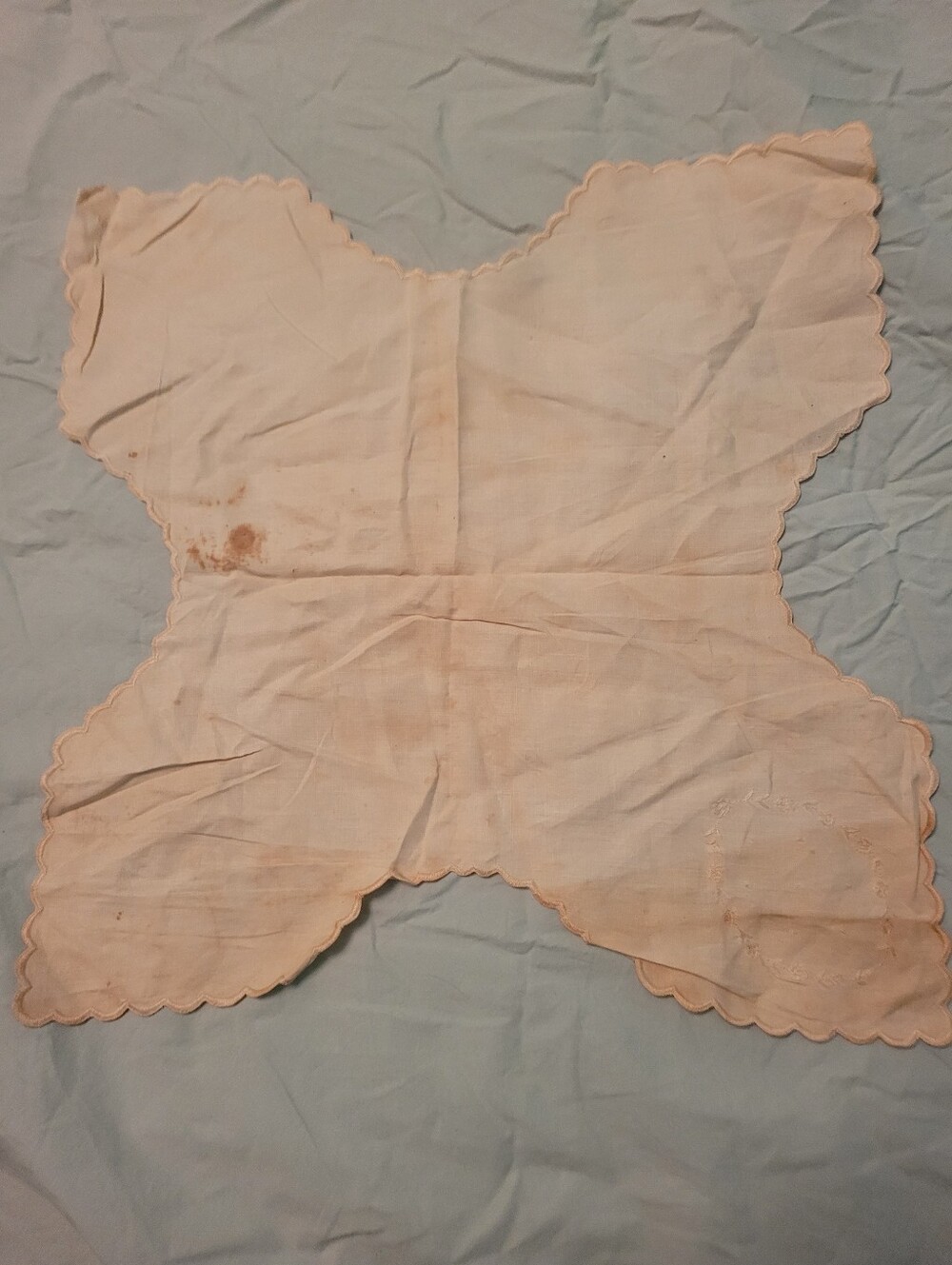 Vintage Scalloped Edge Table Linen  - Off White